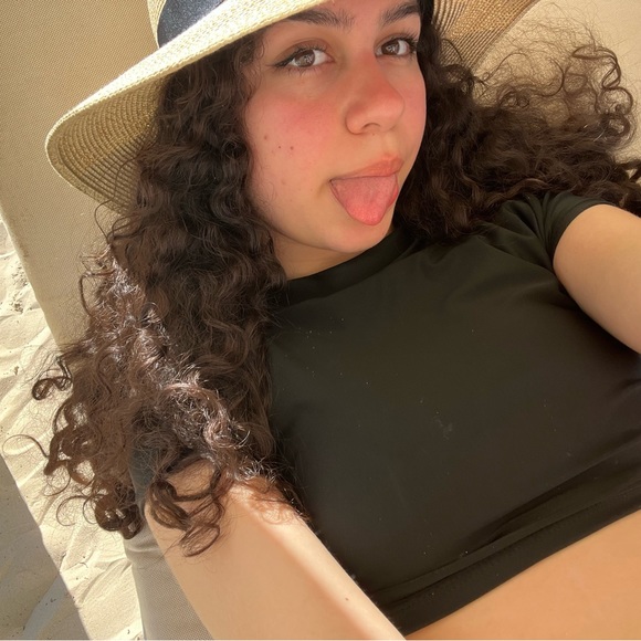 Meet your Posher, Madison - Picture 1 of 1